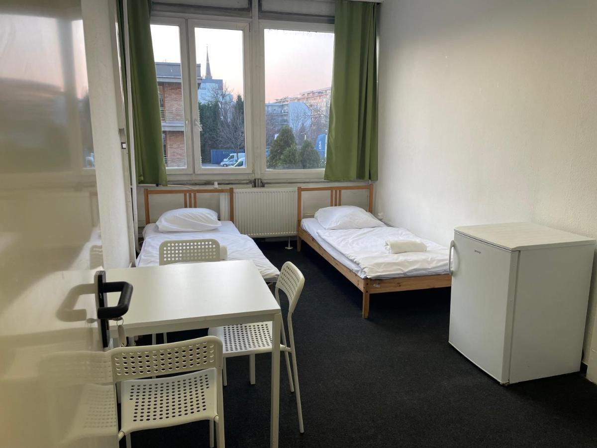 The College Group Hostel Budapest Bagian luar foto