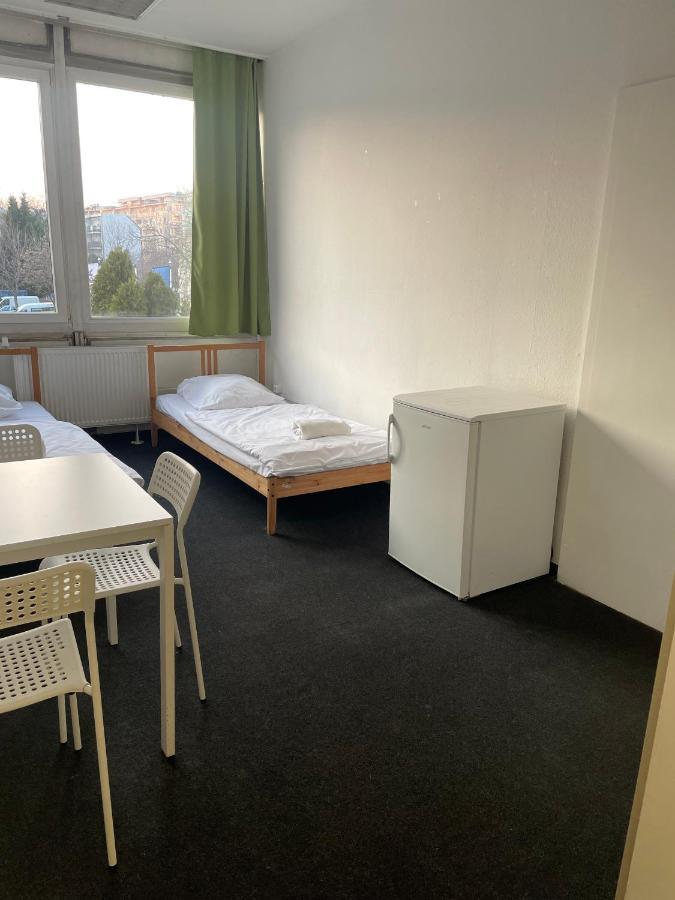 The College Group Hostel Budapest Bagian luar foto