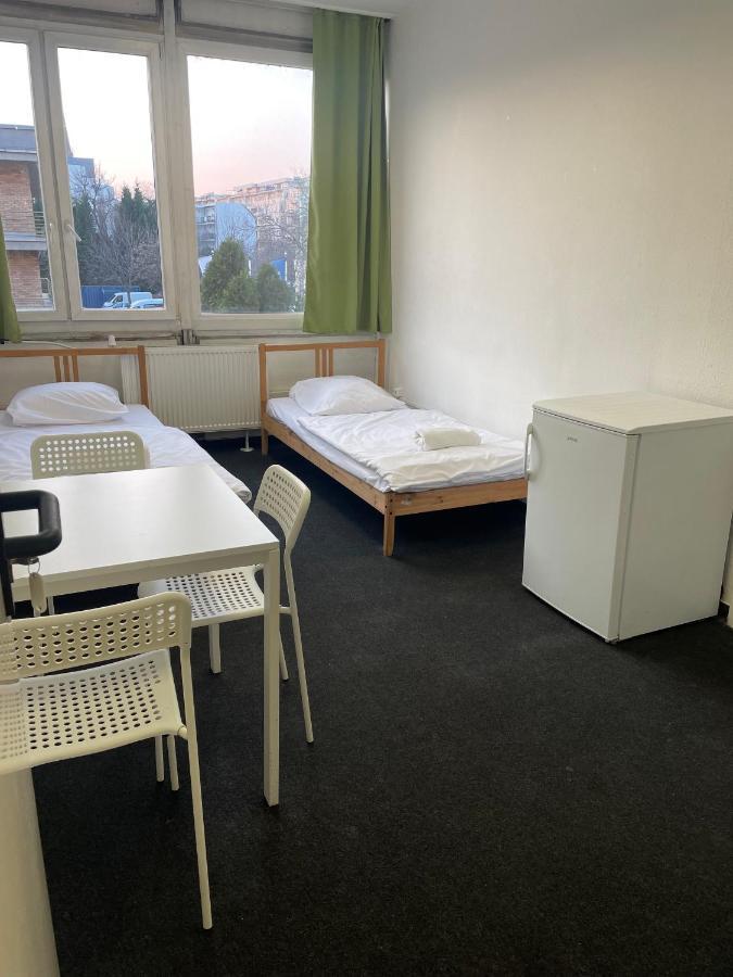The College Group Hostel Budapest Bagian luar foto